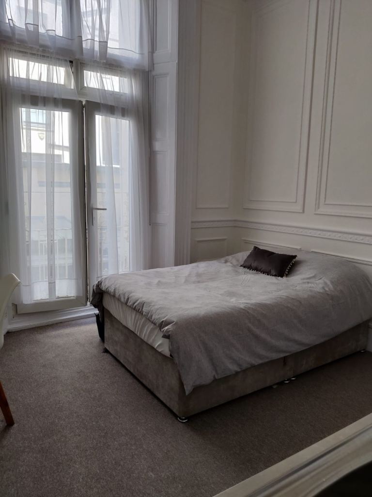 Bedsit to hire in Bayswater W2