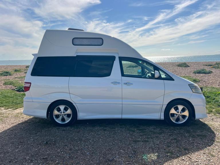 2008 Toyota Alphard 2 berth Hi top roof camper with cassette toilet  pull out