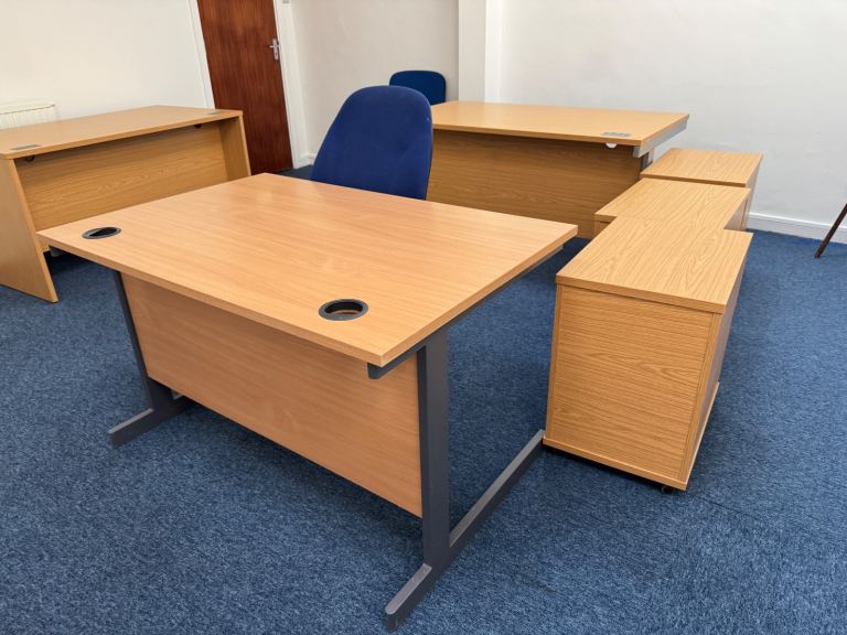 Office Desks & Drawers available 10+