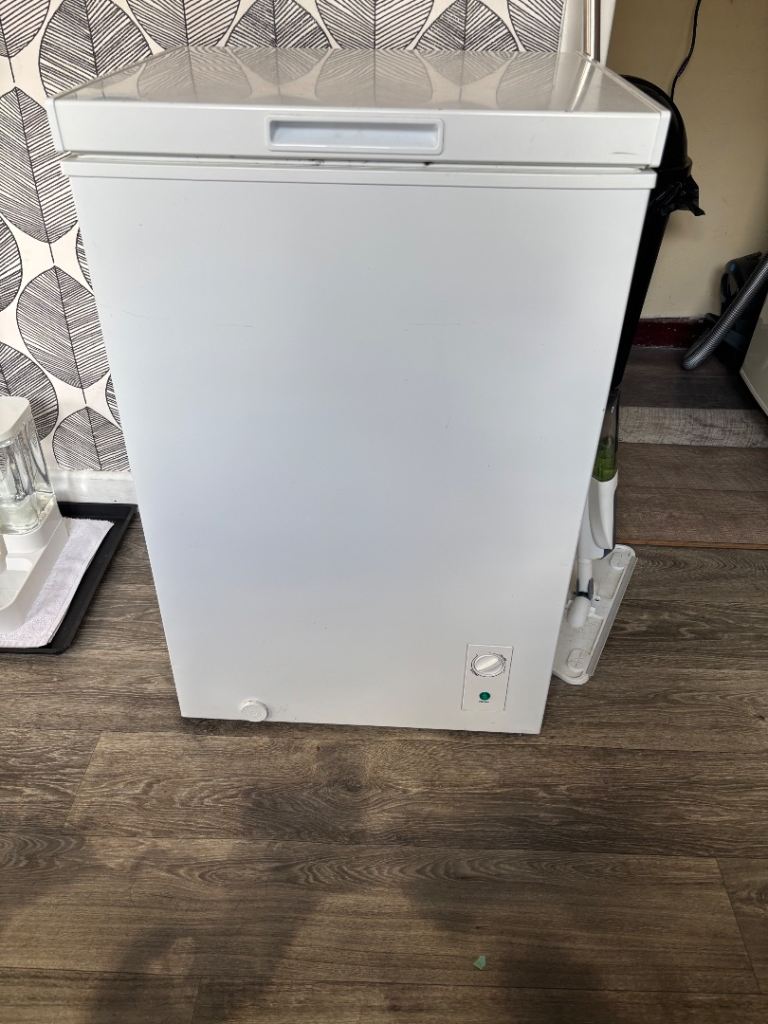 White Chest Freezer – Good Condition, Ready to Use