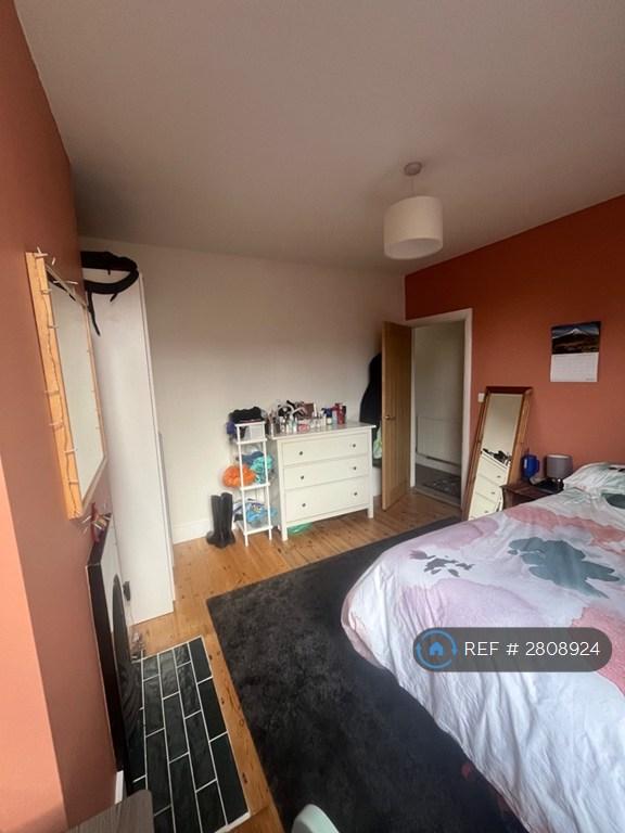 1 bedroom in Himley Road, London, SW17 (#2808924)