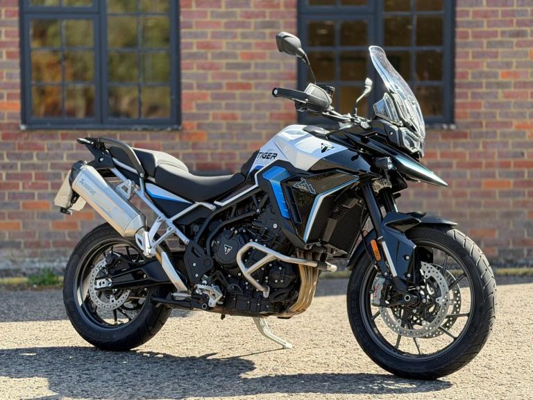 2026 TRIUMPH TIGER 900 ALPINE EDITION
