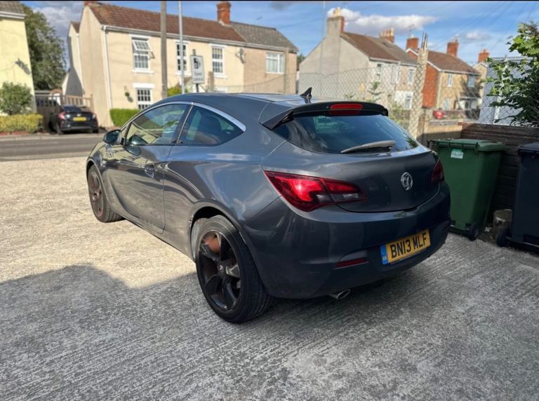 Vauxhall, ASTRA GTC, Hatchback, 2013, Manual, 1956 (cc), 3 doors