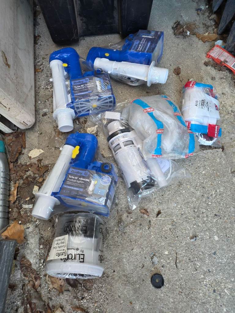 Job Lot of Plumbing Parts - Siamp Cistern Kits, Fittings, Pipes NEW