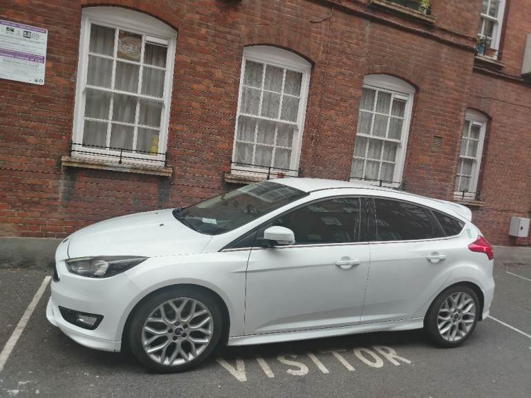 Ford, FOCUS Zeetec S Ecoboost, Hatchback, 2015, Manual, 1.0 petrol, 5 doors