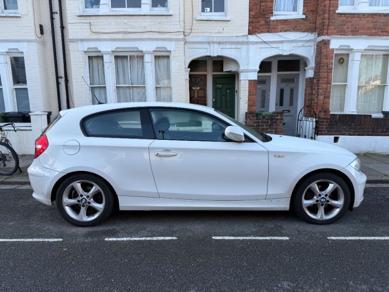 BMW, 1 SERIES, Hatchback, 2009, Manual, 1995 (cc), 3 doors