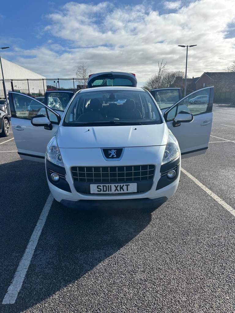 Peugeot, 3008, Hatchback, 2011, Manual, 1560 (cc), 5 doors