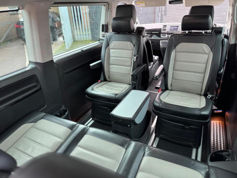 2016 Volkswagen Caravelle 2.0 TDI BlueMotion Tech 204 Executive 5dr DSG MPV DIESEL Automatic