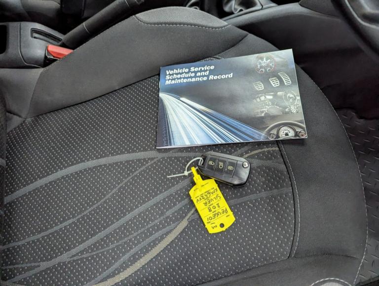 2015 Peugeot 208 1.2 VTi Active 5dr HATCHBACK Petrol Manual