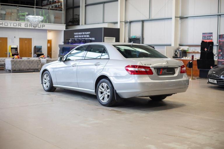 2009 Mercedes-Benz E Class E220 CDI BlueEFFICIENCY SE 4dr Tip Auto SALOON DIESEL Automatic