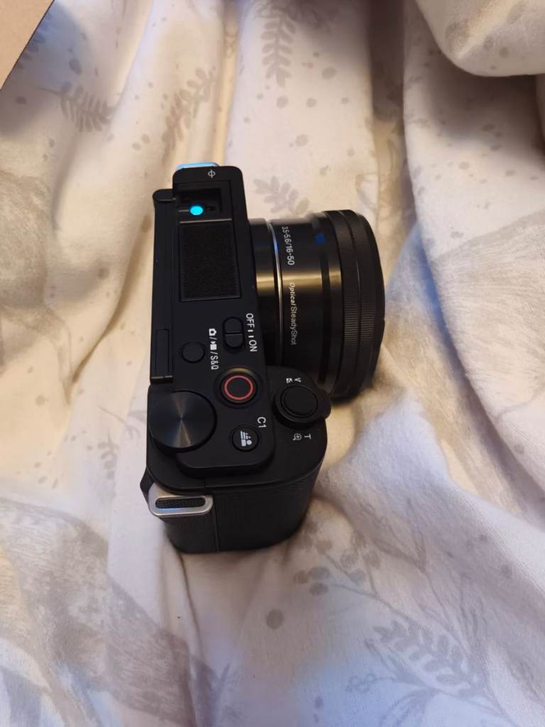 Sony Alpha ZV-E10 Compact Vlogging Camera 4K 24.2MP 16-50mm Lens