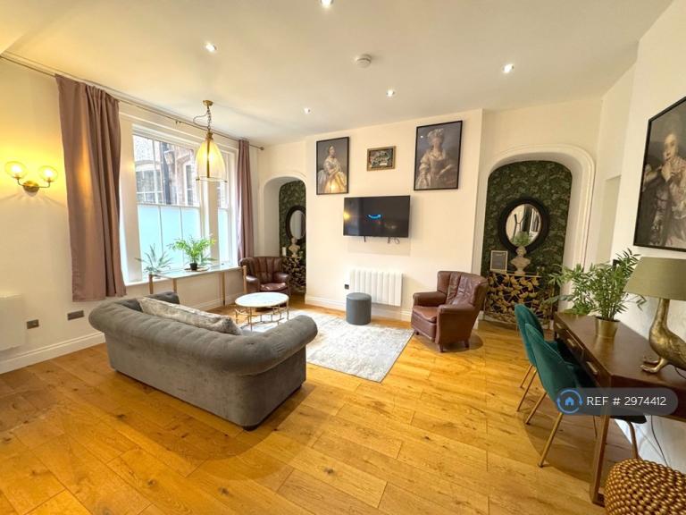 2 bedroom flat in St Marys Gate, Nottingham, NG1 (2 bed) (#2974412)