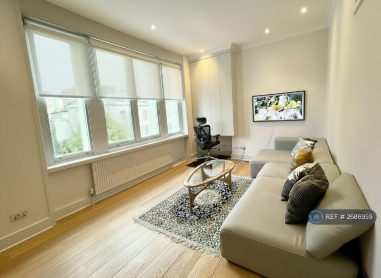 1 bedroom flat in Hampstead Hill Gardens, London, NW3 (1 bed) (#2686959)
