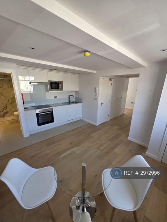 1 bedroom in Swan Way, Enfield, EN3 (#2972996)