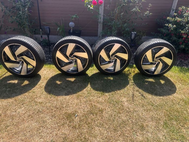 Vw golf GTI alloys with tyres 