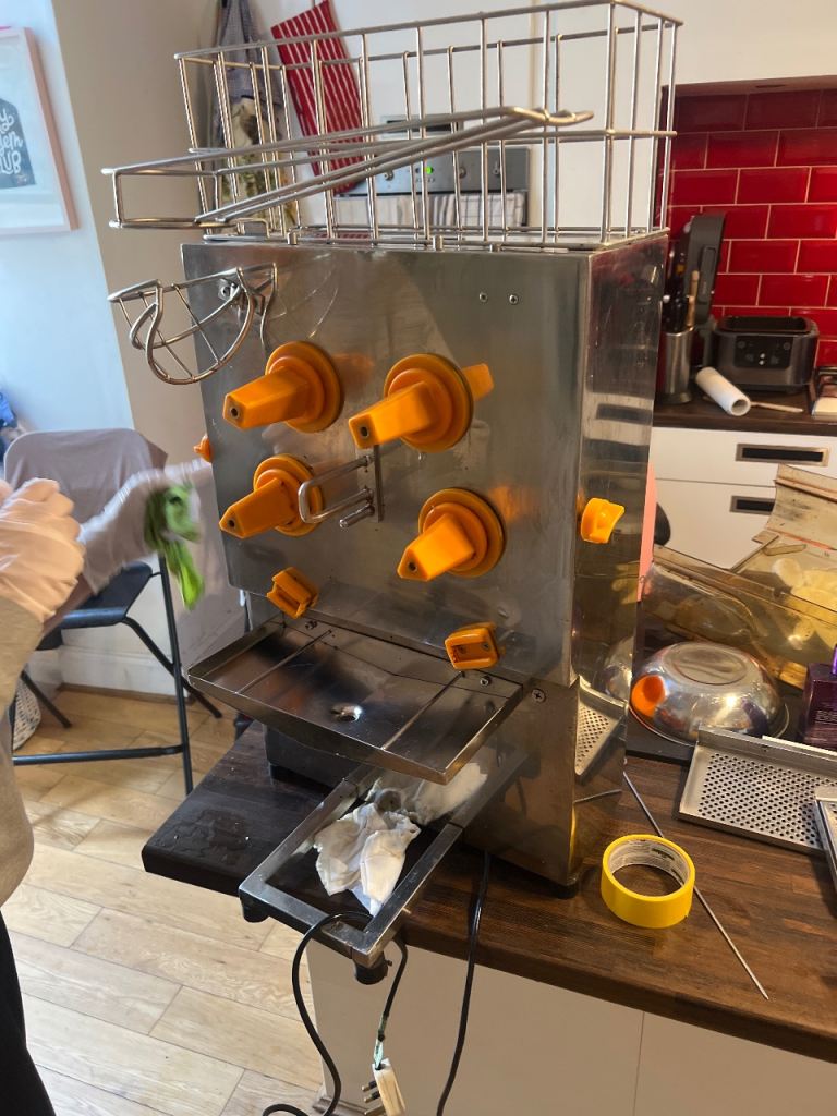 Orange juicer