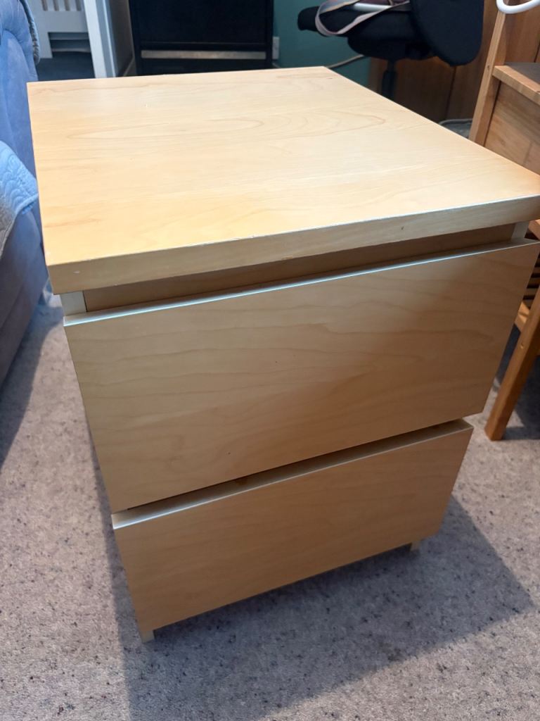 Light Wood 2-Drawer Chest – Good Condition