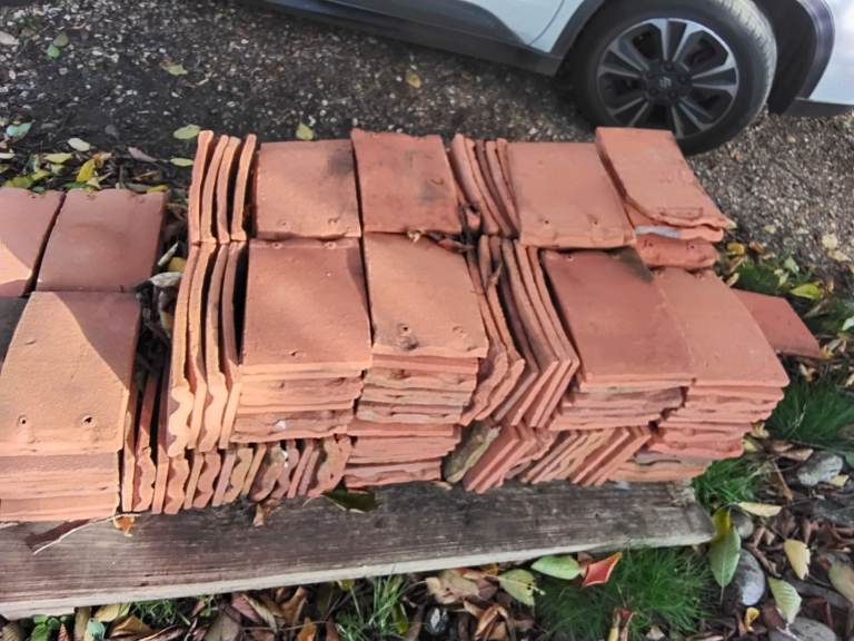 'Clay' roof tiles