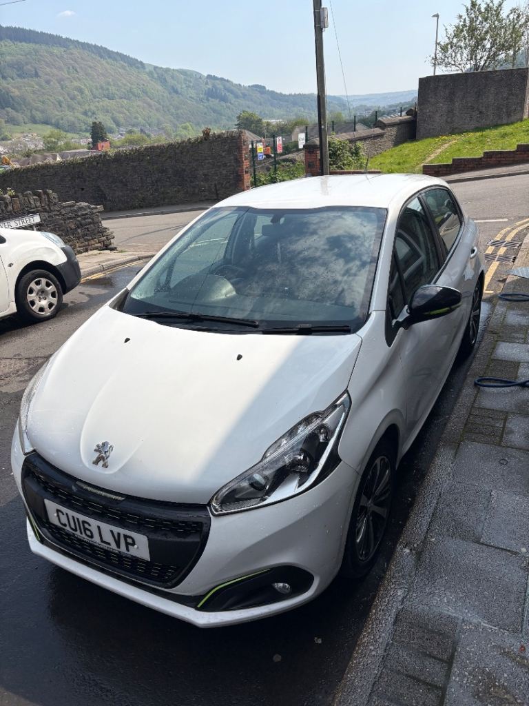 Peugeot, 208, Hatchback, 2016, Manual, 1199 (cc), 5 doors