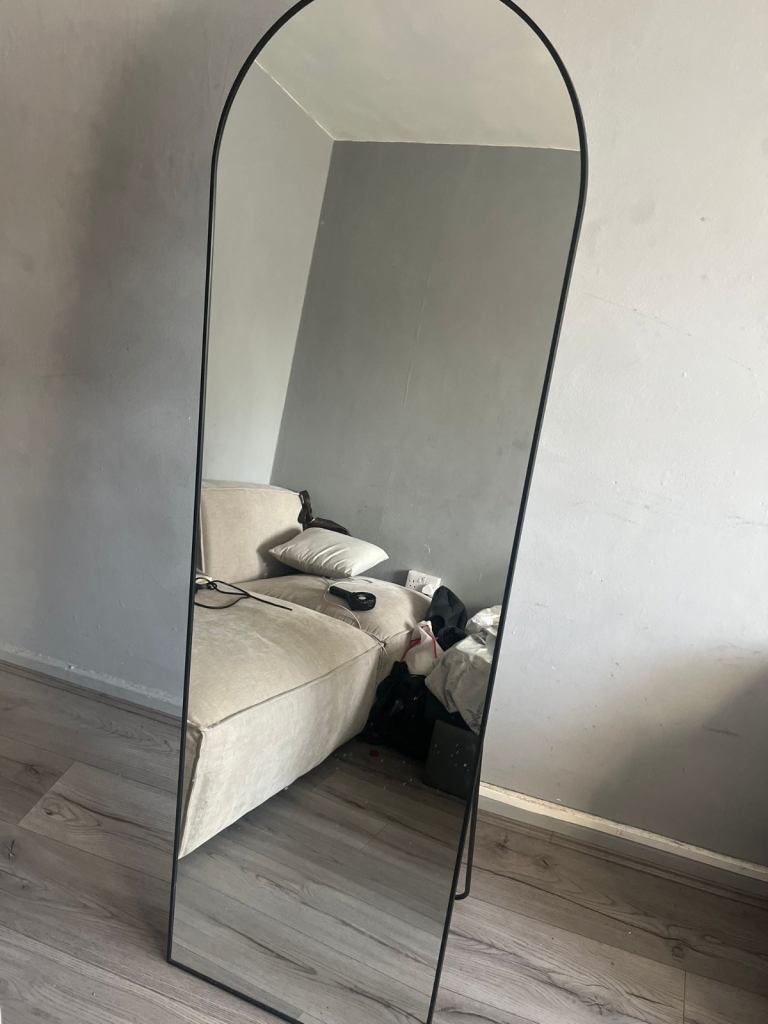Modern Full-Length Arch Mirror – Black Metal Frame