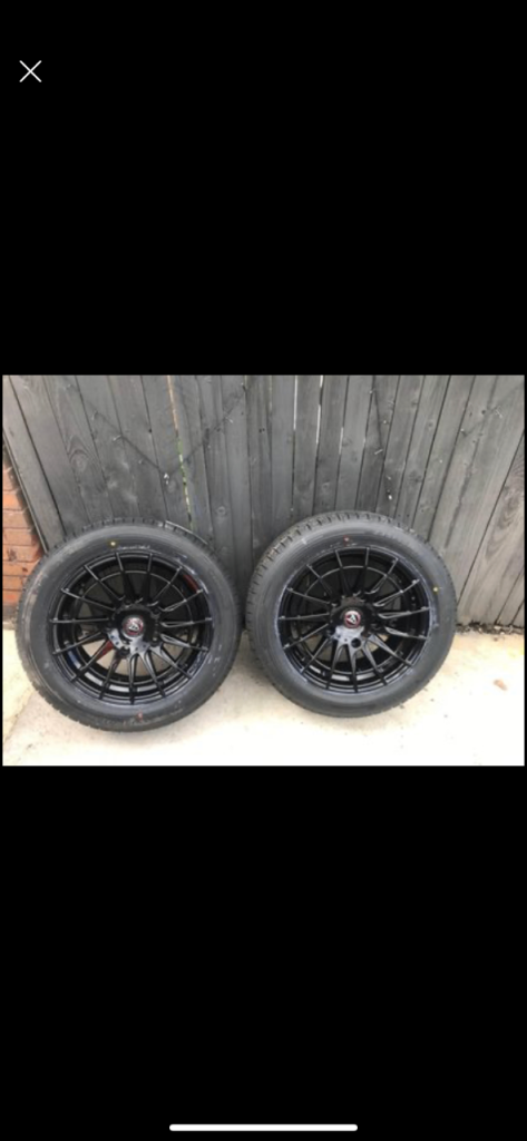 Fox alloy wheel with tyres
