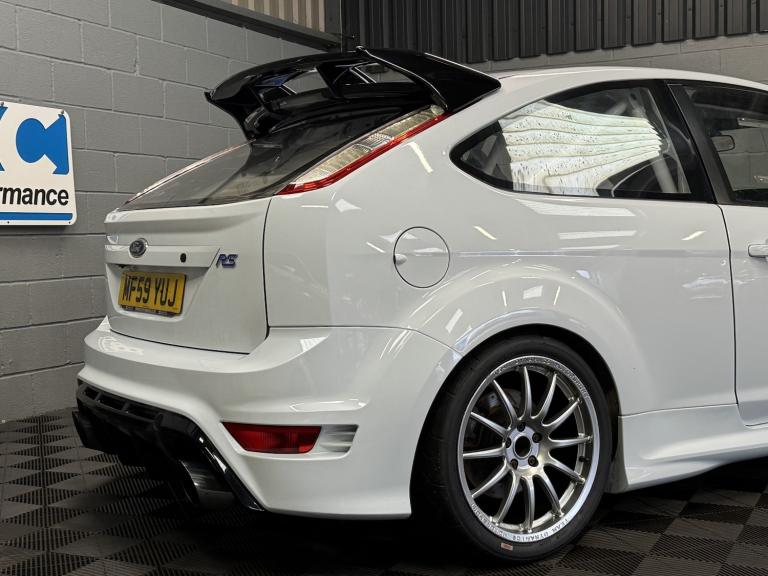 FORD FOCUS 2.5 RS White Manual Petrol 2009