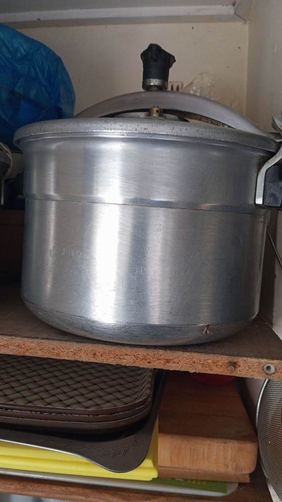 SEB "Super Cocotte" Aluminum Pressure Cooker (Cocotte-Minute)