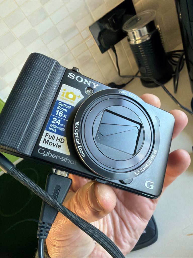 Sony cyber shot dsc-hx9v