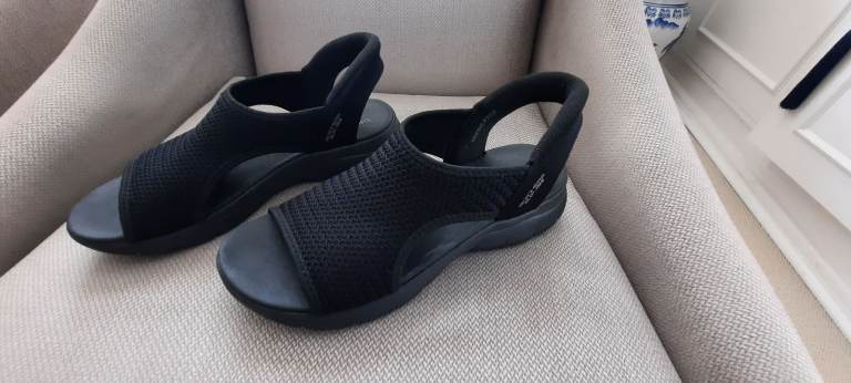 SKECHERS SLIP-INS WOMEN'S SUMMITS SANDAL SIZE UK 7
