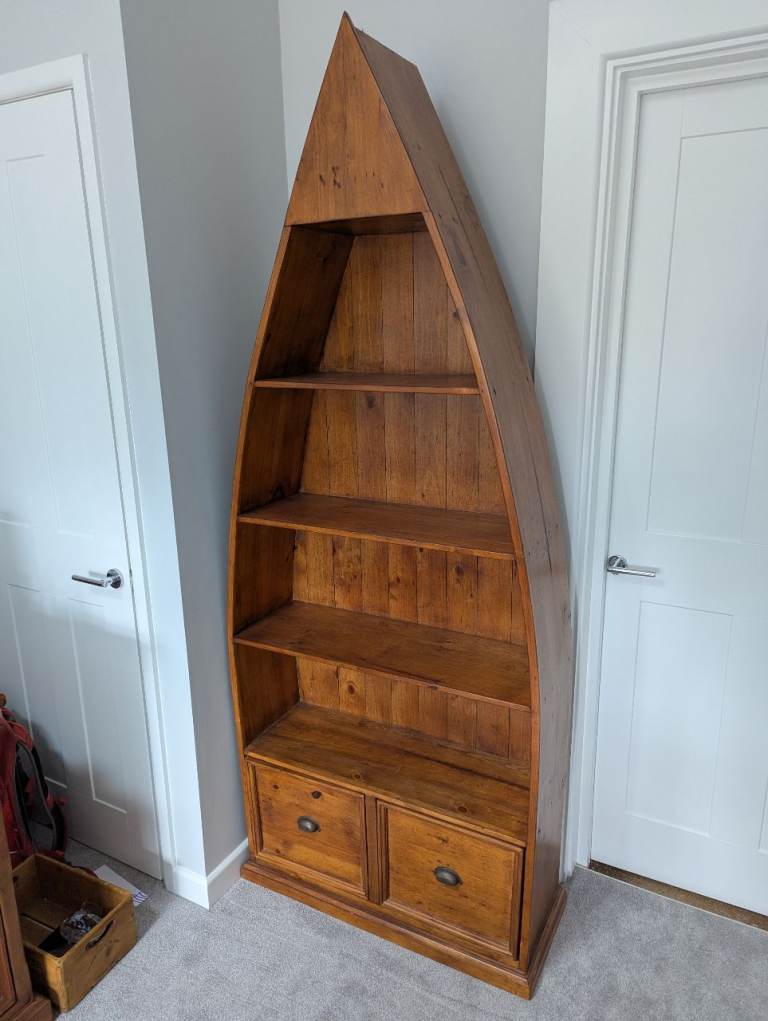 Boat bookshelf 