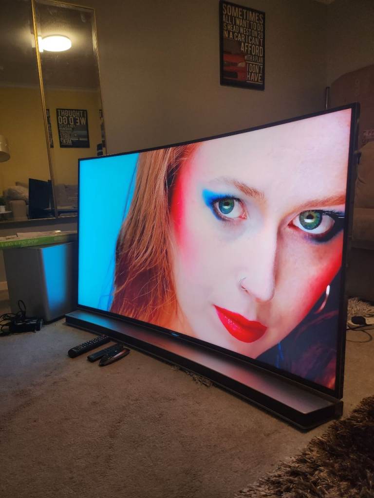 55" Samsung Curve 4k Smart Ultra led WiFi TV with 450W Samsung Bluetooth Soundbar and Subwoofer £199
