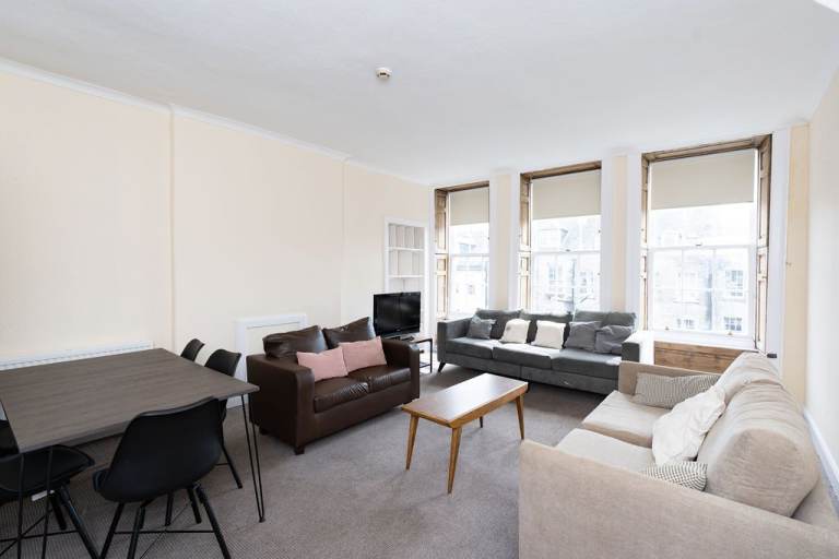 STUDENTS:  Spectacular, central 5 bedroom, HMO flat off the Royal Mile – available June
