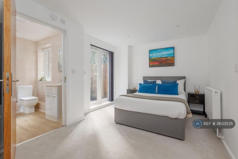 4 bedroom house in Highgrove Mews, Bournemouth, BH4 (4 bed) (#2603535)