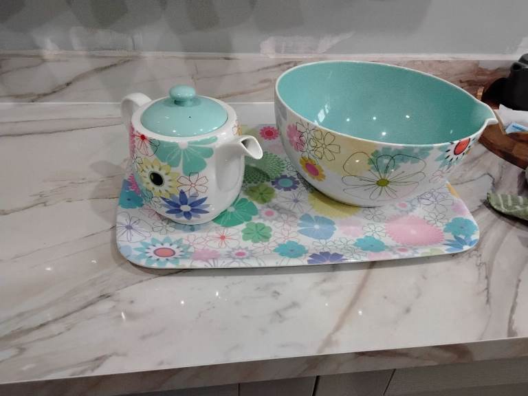 Portmerion Crazy Daisy pottery and Sopie Conran