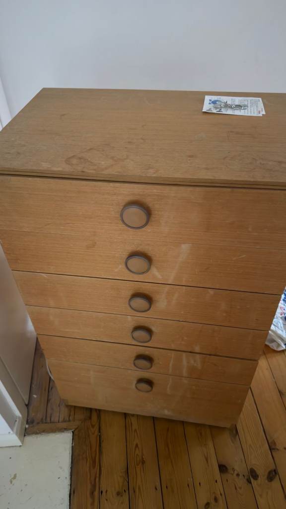Solid Wooden Chest of Drawers with 6 Drawers