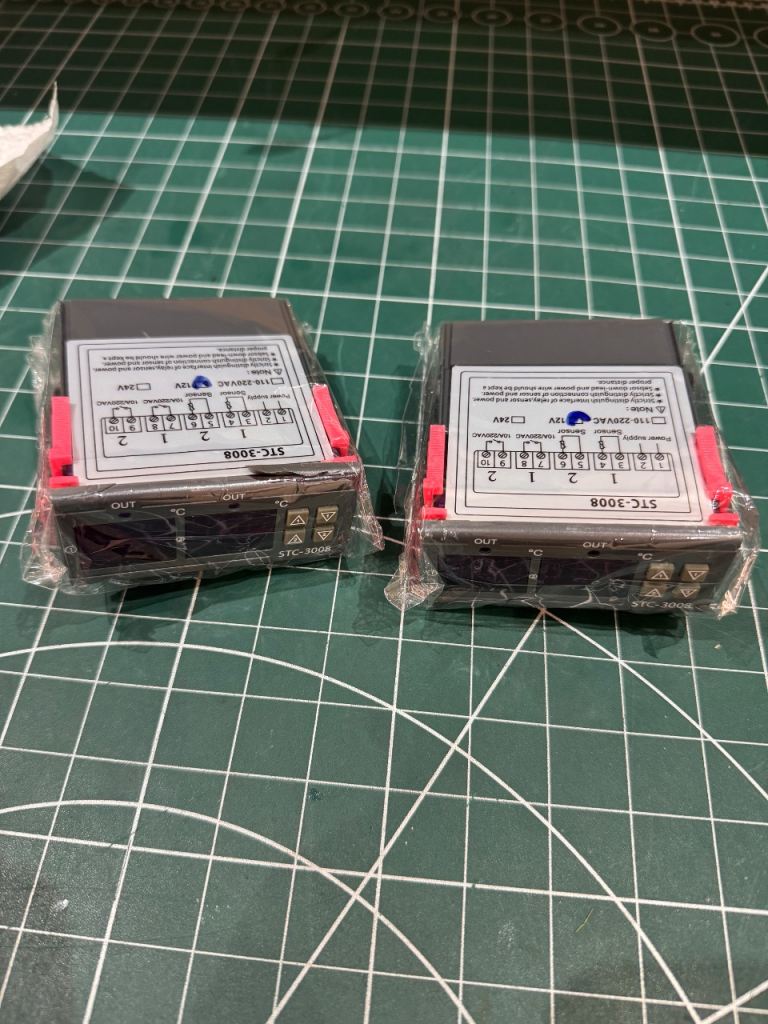 Vivarium heater / cooler STC 3008 control unit