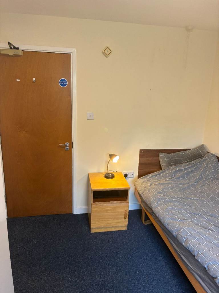 Room Available! Room 2 in Flat 9, Cloister House + Complimentary room upgrade at Broadgate Park