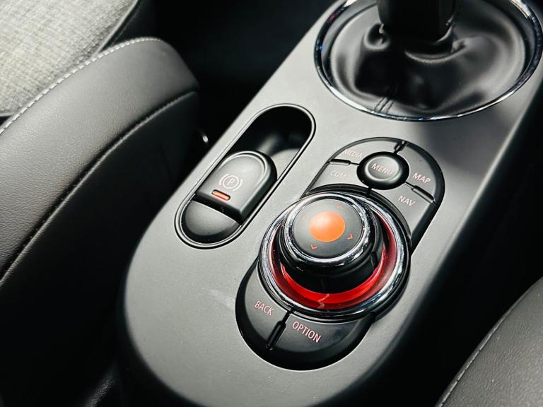 2020 MINI Electric Hatch Cooper SE 32.6kWh Level 2 Auto 3dr HATCHBACK Electric Automatic