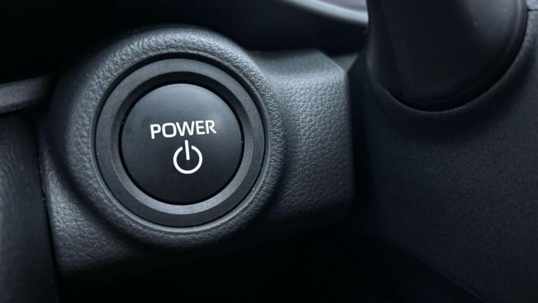 2024 Toyota C-HR 1.8 VVT-h Design SUV 5dr Petrol Hybrid CVT Euro 6 (s/s) (140 ps) HATCHBACK Petro...