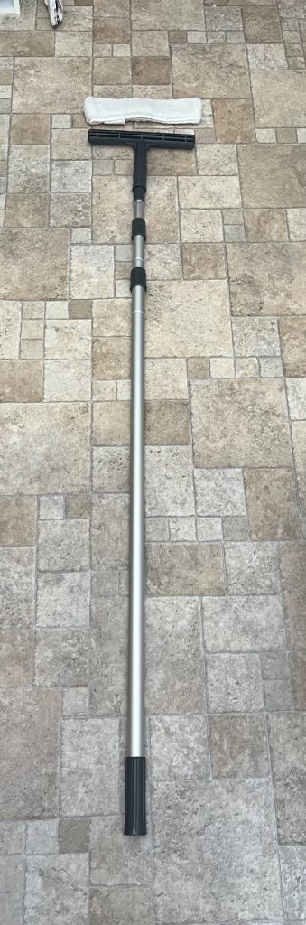 Extending window cleaning tool 