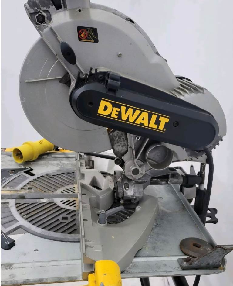 Dewalt flip saw