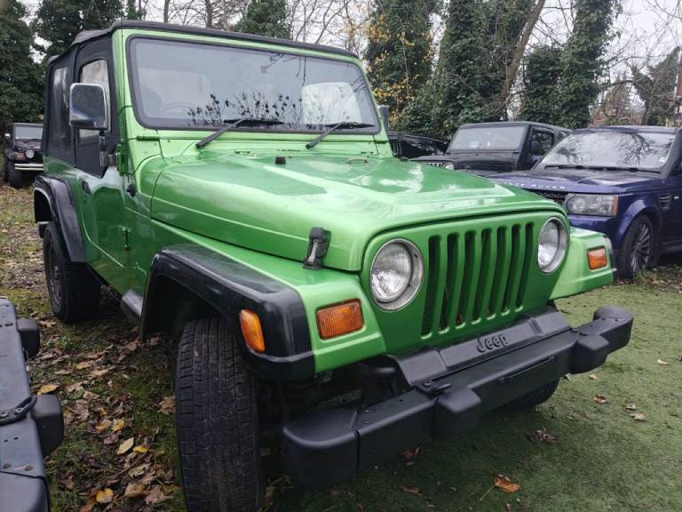  Jeep Wrangler Sahara Petrol