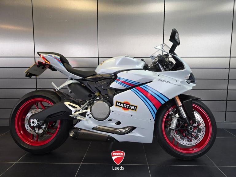 2019 DUCATI 959 PANIGALE. 10735 miles, 5 Ducati main dealer services, 1 owner