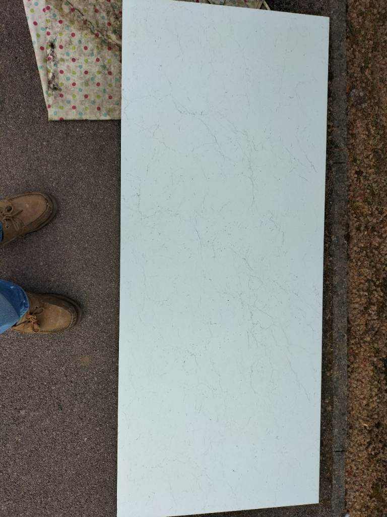 Quartz kitchen worktop pieces 