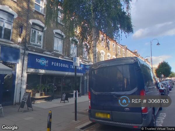 2 bedroom flat in High Street Wanstead, London, E11 (2 bed) (#3068763)