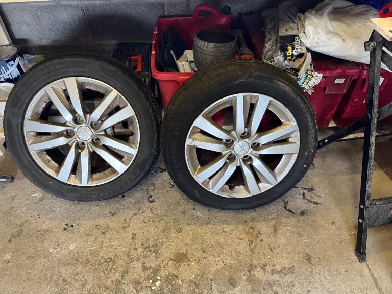 2 Peugeot 308 alloy wheels