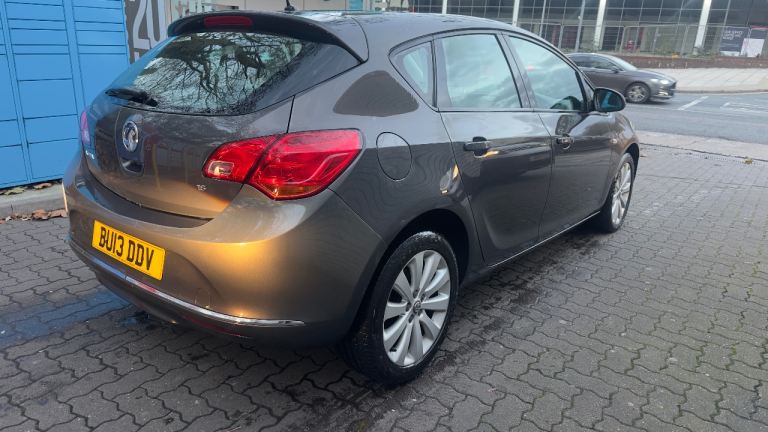 Vauxhall, ASTRA, Hatchback, 2013, Manual, 1598 (cc), 5 doors