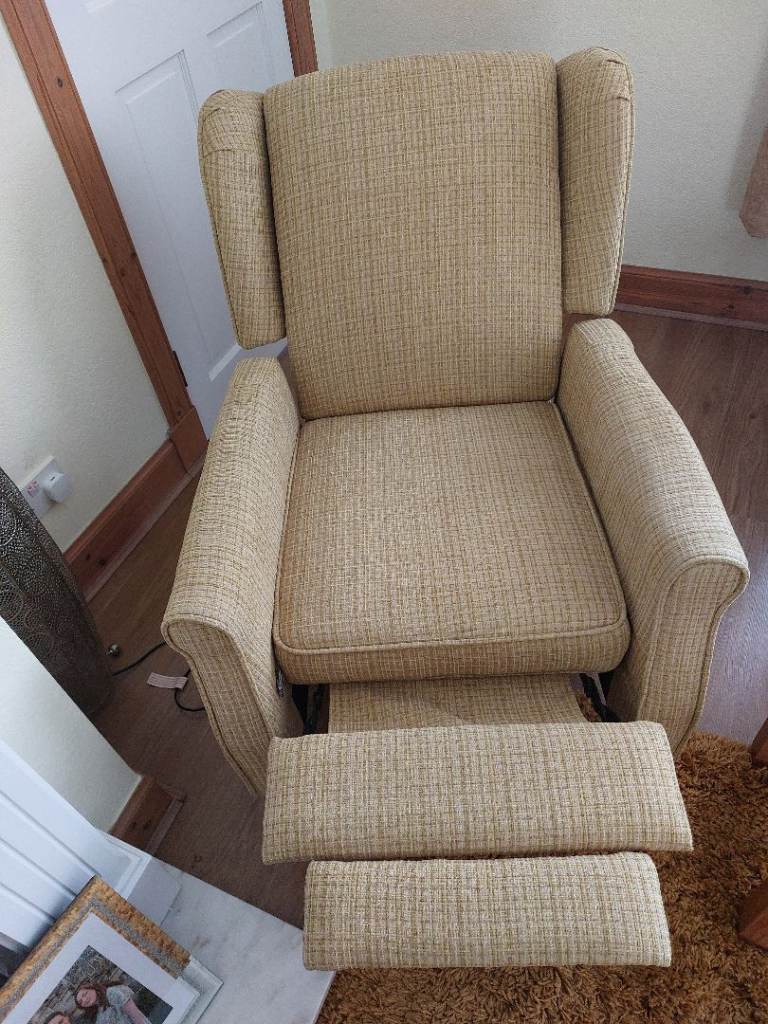 Armchair recliner 