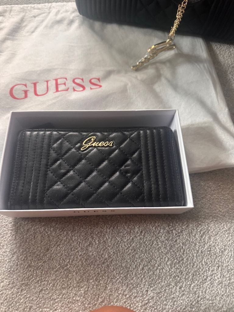 Guess Black Quilted Wallet – As Good As New