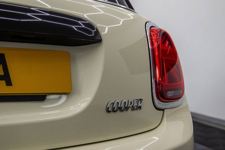 2018 MINI Hatch 1.5 Cooper Hatchback 3dr Petrol Manual Euro 6 (s/s) (136 ps) Hatchback Petrol Manual